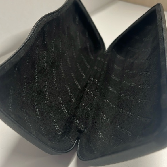 Balenciaga Hardshell Large Black Sunglasses Case main image 4